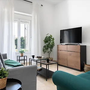 Apartment Leones Home, Parking Y Vistas Al Rio, Seville